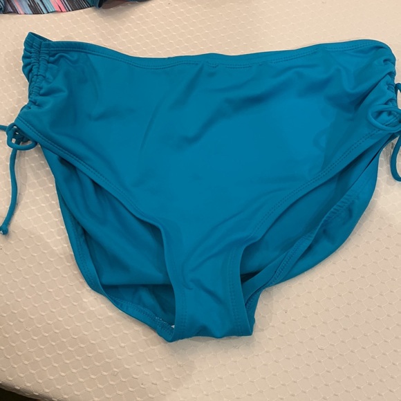 Pure Paradise Tankini Set - Picture 6 of 11